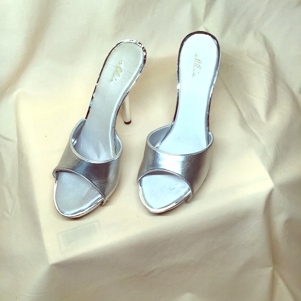 Ellie silver plated slides size 7